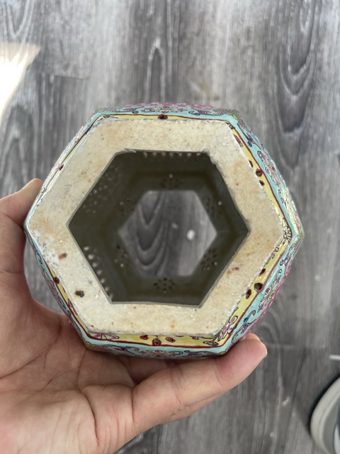 古玩陶瓷粉彩燈罩拍賣,當(dāng)前價格3850元