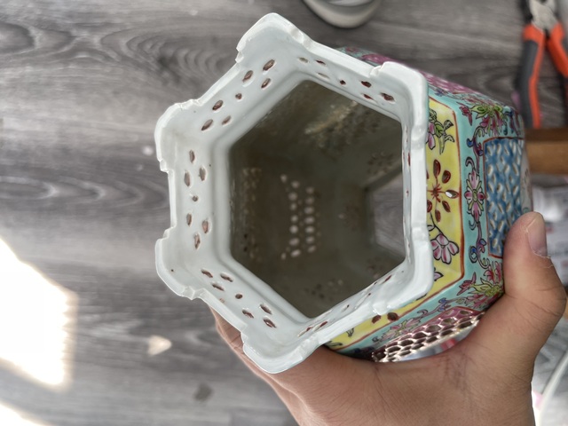 古玩陶瓷粉彩燈罩拍賣,當(dāng)前價格3850元
