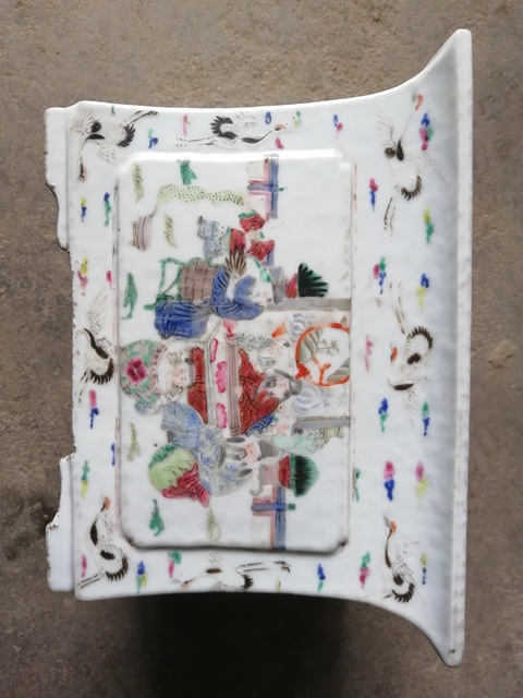 古玩陶瓷粉彩人物故事紋四方花盆拍賣，當(dāng)前價格4500元