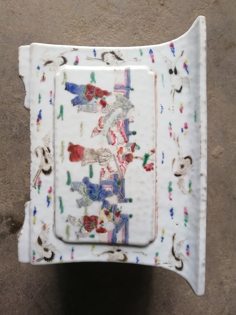 古玩陶瓷粉彩人物故事紋四方花盆拍賣，當(dāng)前價格4500元