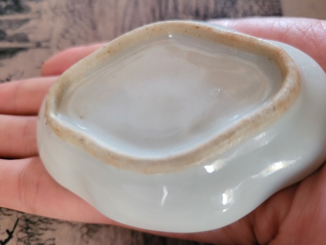 古玩陶瓷晚清官窯畫師余子清淺絳彩山水紋海棠碟拍賣,當前價格450元