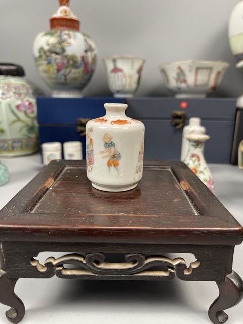 古玩陶瓷清同治粉彩鐘馗嫁妹圖鼻煙壺拍賣,當前價格13800元