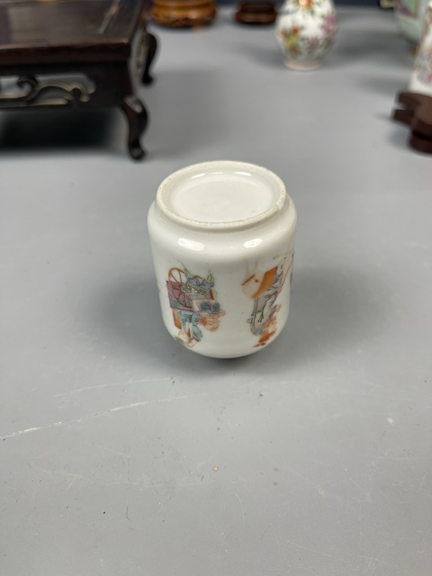 古玩陶瓷清同治粉彩鐘馗嫁妹圖鼻煙壺拍賣,當前價格13800元