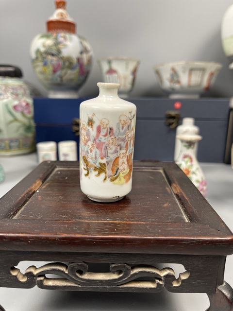 古玩陶瓷清同治粉彩十八羅漢圖鼻煙壺拍賣，當前價格13800元
