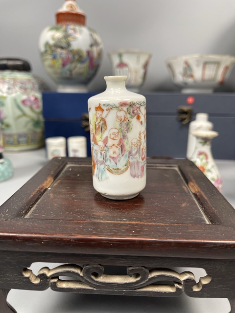 古玩陶瓷清同治粉彩十八羅漢圖鼻煙壺拍賣，當前價格13800元