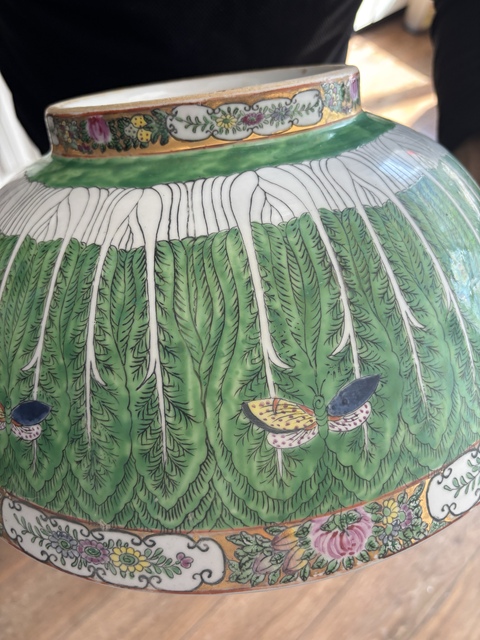 古玩陶瓷民國·廣彩百財蝴蝶紋潘趣碗真品鑒賞圖