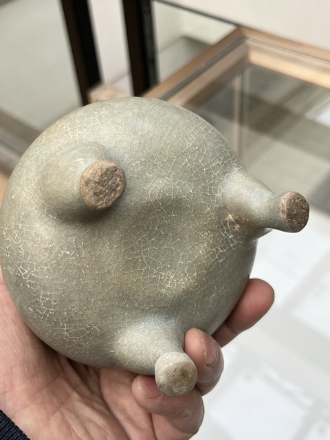 古玩陶瓷【無托實拍】龍泉青瓷雙耳三足爐拍賣,當前價格777元