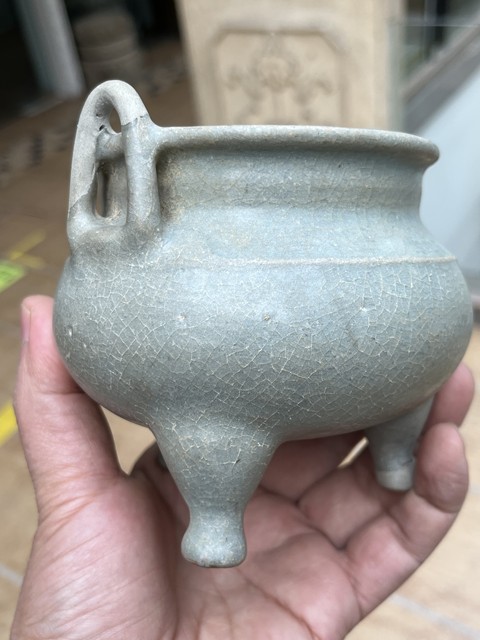 古玩陶瓷【無托實拍】龍泉青瓷雙耳三足爐拍賣,當前價格777元