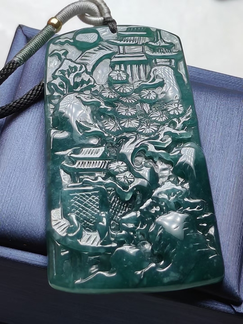 古玩玉器天然翡翠雕刻山水牌(帶鑒定證書)拍賣,當前價格1688元