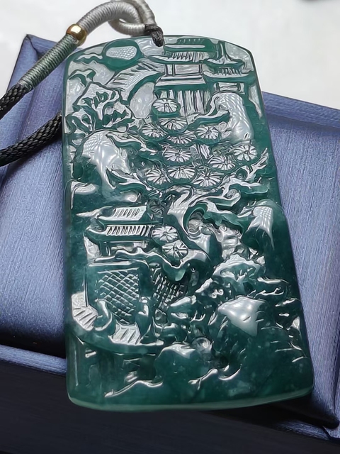 古玩玉器天然翡翠雕刻山水牌(帶鑒定證書)拍賣,當前價格1688元