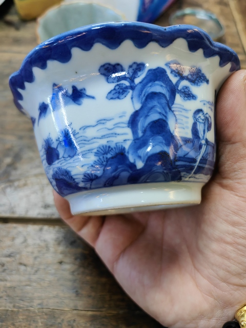古玩陶瓷清中期青花山水人物紋折沿碗拍賣,當前價格888元