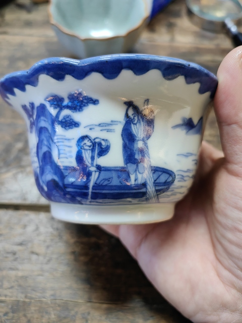 古玩陶瓷清中期青花山水人物紋折沿碗拍賣,當前價格888元