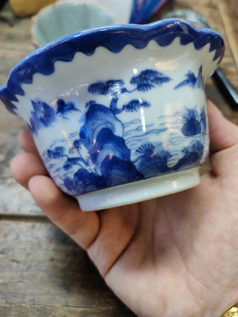 古玩陶瓷清中期青花山水人物紋折沿碗拍賣,當前價格888元
