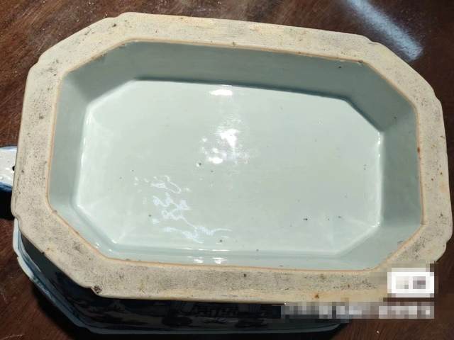 古玩陶瓷清早期 青花人物紋蓋盒拍賣,當前價格12888元
