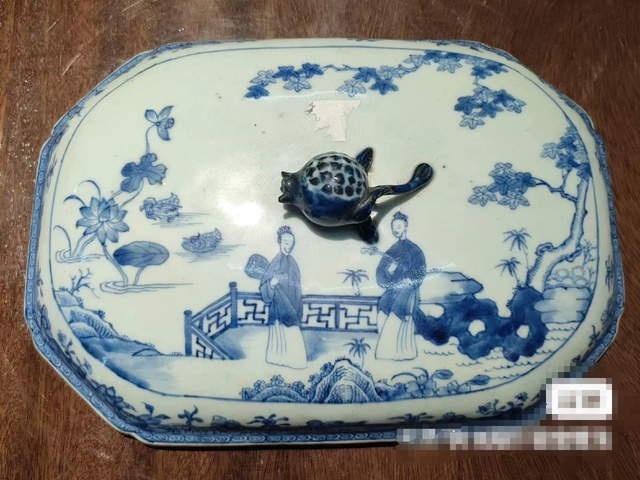 古玩陶瓷清早期 青花人物紋蓋盒拍賣,當前價格12888元