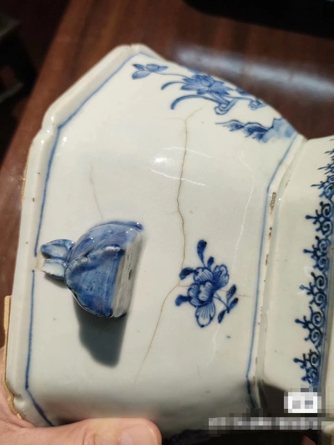 古玩陶瓷清早期 青花人物紋蓋盒拍賣,當前價格12888元