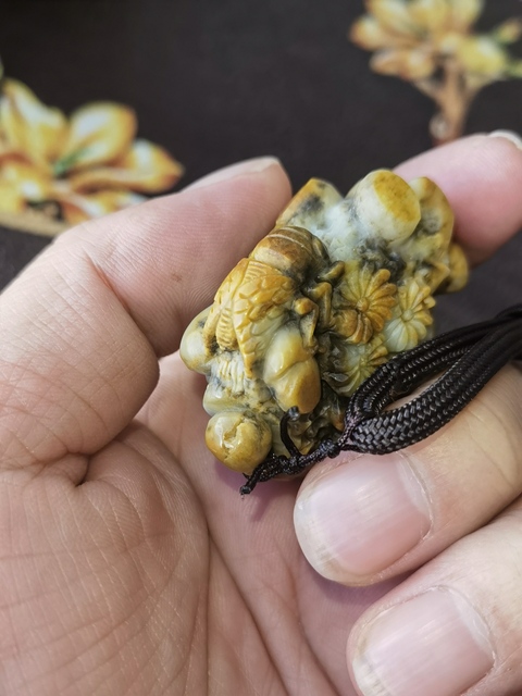古玩玉器籽料花墜拍賣，當前價格300元