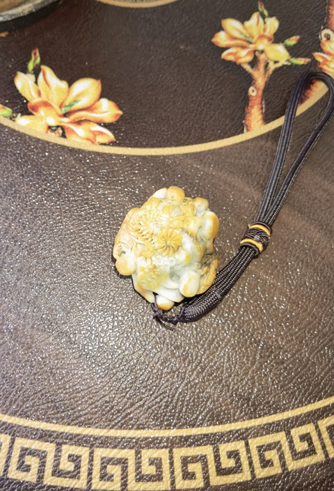 古玩玉器籽料花墜拍賣，當前價格300元