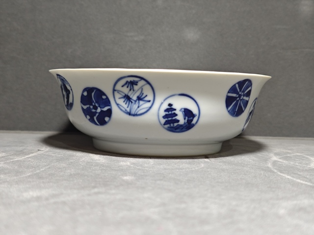 古玩陶瓷青花皮球花紋碗拍賣,當前價格2500元