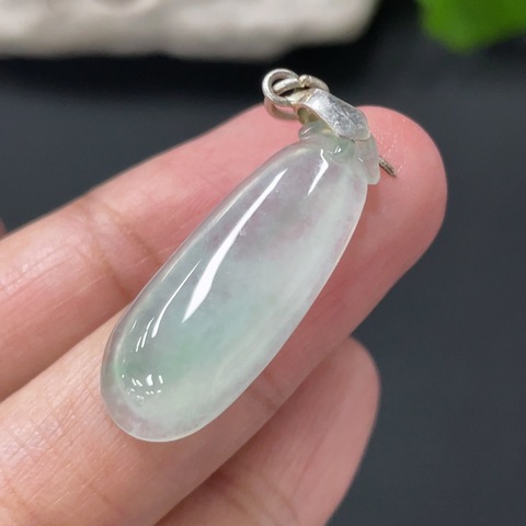 古玩玉器255天然翡翠福瓜掛件 送證書拍賣,當前價格298元