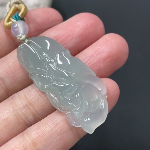 古玩玉器253翡翠靈狐掛件 配珠非A 送證書拍賣，當前價格350元