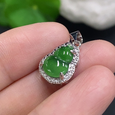 古玩玉器珍稀精品 翡翠葫蘆鑲嵌吊墜 (正冰種滿綠)拍賣,當前價格1980元