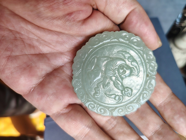 古玩玉器和田玉雕“童子祝壽”牌拍賣,當前價格1200元