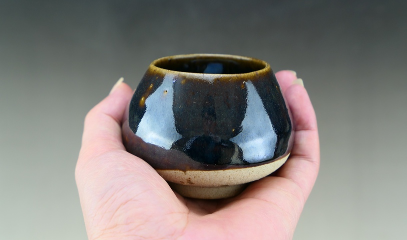 古玩陶瓷清代.黑釉雞心罐（文房雅器）拍賣，當前價格90元