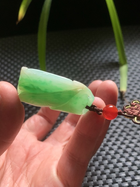 古玩玉器清代翡翠雕“瓜果墜”拍賣,當前價格35000元
