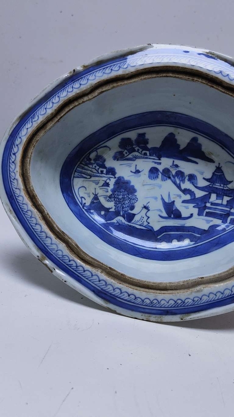 古玩陶瓷樓臺亭閣山水紋青花蓋盤拍賣，當(dāng)前價(jià)格1999元