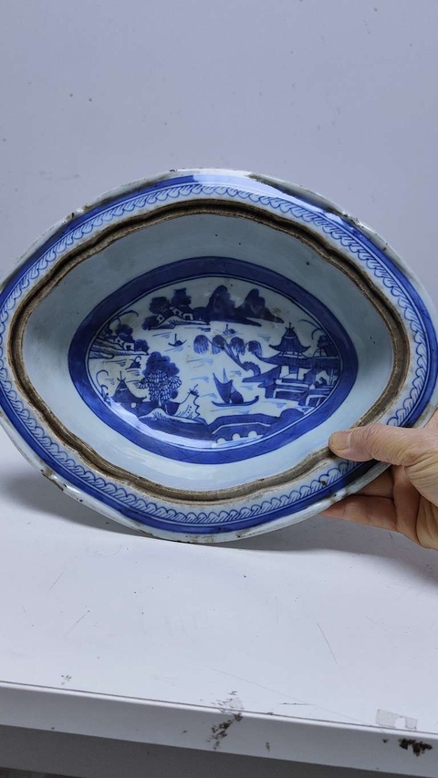 古玩陶瓷樓臺亭閣山水紋青花蓋盤拍賣，當(dāng)前價(jià)格1999元