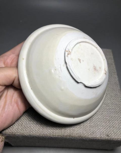 古玩陶瓷五代，邢窯白釉唇口盞拍賣，當前價格3000元