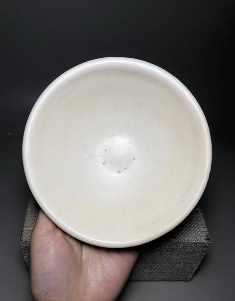 古玩陶瓷五代，邢窯白釉唇口盞拍賣，當前價格3000元