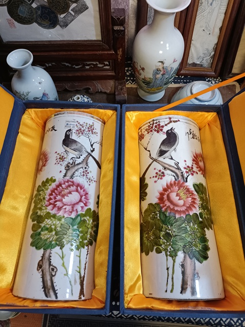 古玩陶瓷民國淺降花鳥紋帽筒拍賣,當(dāng)前價格5888元