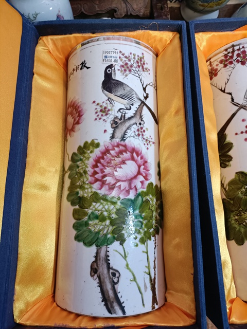 古玩陶瓷民國淺降花鳥紋帽筒拍賣,當(dāng)前價格5888元