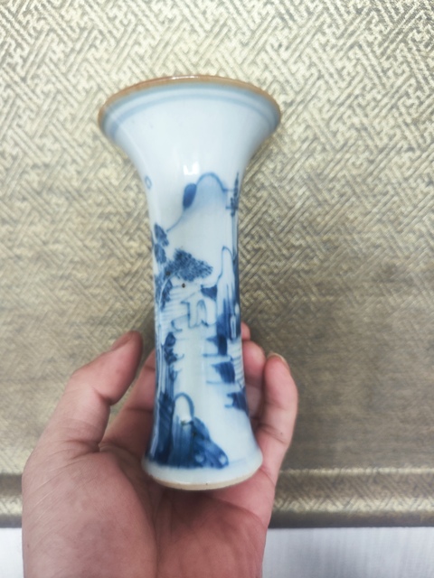 古玩陶瓷山水人物紋青花束腰花觚拍賣,當前價格5800元