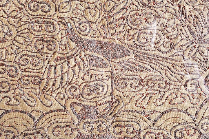 古玩陶瓷【0起-保真卡】清晚期?盤(pán)金繡九品文官練雀補(bǔ)子拍賣(mài)，當(dāng)前價(jià)格1800元