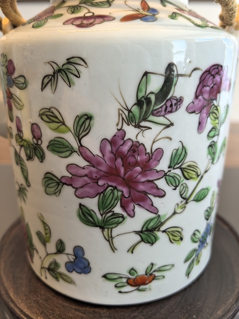 古玩陶瓷同治粉彩飛蝗騰達紋茶壺拍賣，當前價格1300元