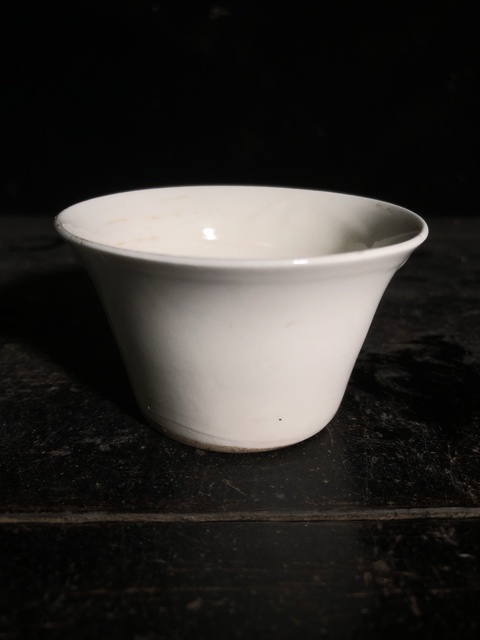 古玩陶瓷清晚期.白釉馬蹄杯拍賣,當前價格0元