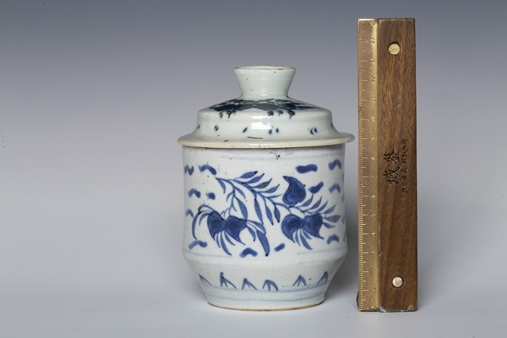 古玩陶瓷清中·青花壽桃紋蓋缸拍賣,當前價格1500元