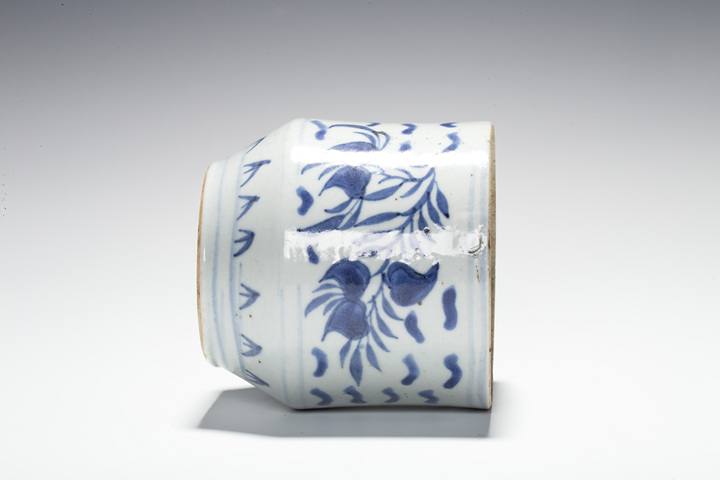 古玩陶瓷清中·青花壽桃紋蓋缸拍賣,當前價格1500元