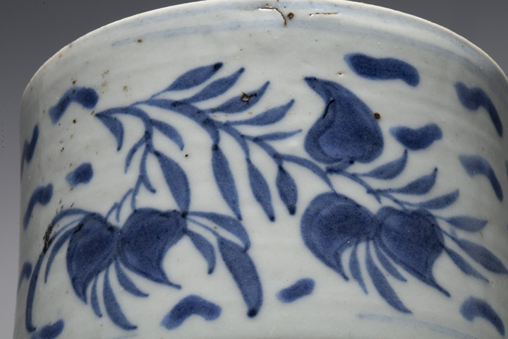 古玩陶瓷清中·青花壽桃紋蓋缸拍賣,當前價格1500元