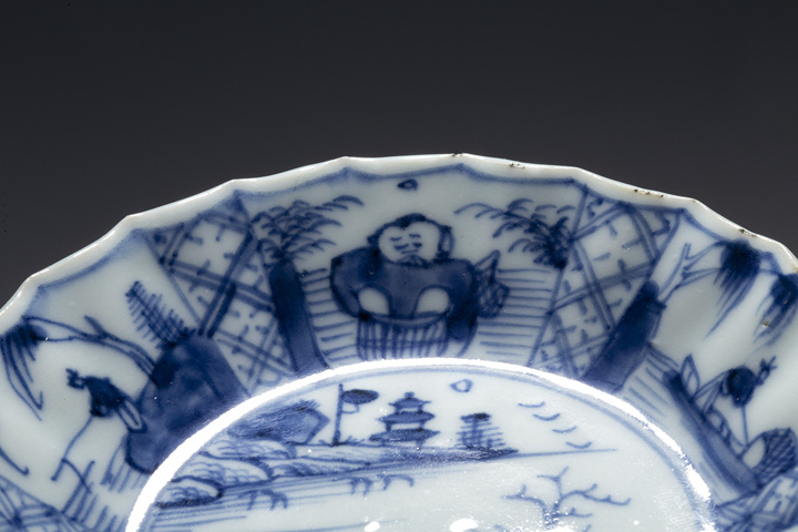 古玩陶瓷清康熙·青花山水人物紋花口小盤拍賣,當前價格2600元