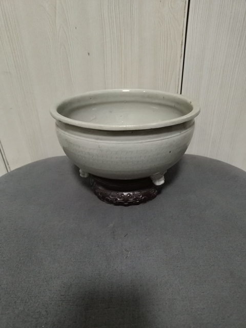 古玩陶瓷明代龍泉青瓷三足獸首香爐拍賣，當前價格3600元