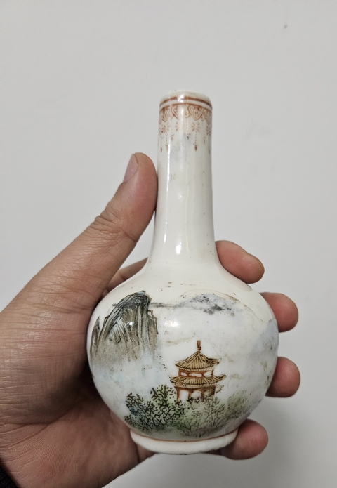 中国清代乾隆年制人物天球花瓶 古董品 年代物 域鉴古玩】乾隆年制款精品粉彩山水人物纹天球瓶拍卖价格/图片/值