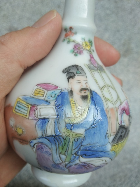 古玩陶瓷民國粉彩蘇東坡洗硯圖弦紋瓶拍賣,當前價格3888元