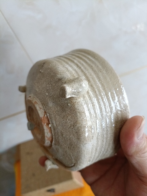 古玩陶瓷實(shí)物保真元代末龍泉黃釉三足爐拍賣,當(dāng)前價(jià)格399元