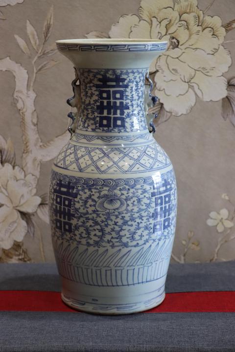 古玩陶瓷青花花卉紋喜字盤口瓶拍賣，當前價格2800元