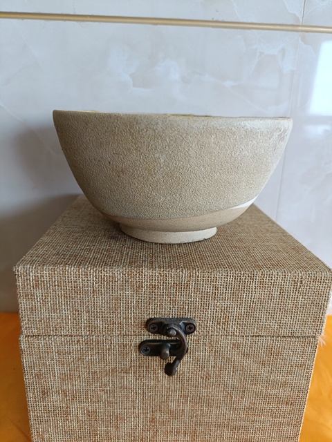 古玩陶瓷館藏級唐代青釉內支釘燒平底大賞碗拍賣,當前價格980元