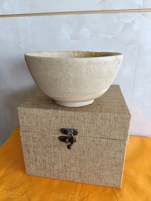 古玩陶瓷館藏級唐代青釉內支釘燒平底大賞碗拍賣,當前價格980元